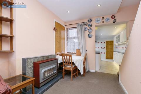 2 bedroom terraced house for sale, Hitchin Road, Arlesey, SG15 6SA