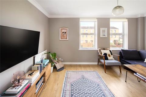 14 Walton Close, London, E5 0BZ