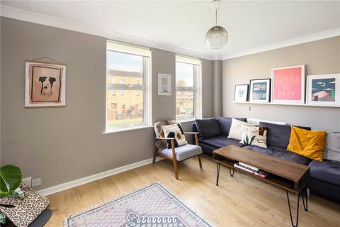 14 Walton Close, London, E5 0BZ