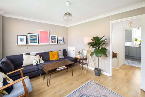 14 Walton Close, London, E5 0BZ