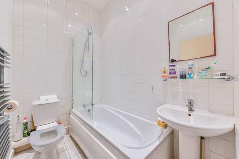 1 bedroom flat for sale, Battersea Park Road, Battersea, London, SW11