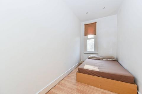42a Battersea Park Road, London, SW11 4JP