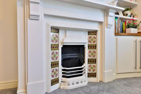 2 bedroom terraced house for sale, Baker Street, York YO30