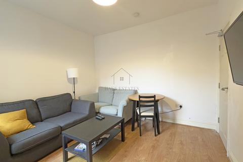 1 bedroom terraced house to rent, Room 2, 43 Colwick Road, Nottingham, Nottinghamshire