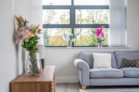 1 bedroom apartment for sale, Heron Drive, Slough, Berkshire