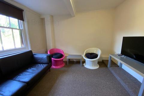 3 bedroom apartment to rent, St. Dunstans Street, Canterbury CT2