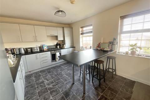 2 bedroom flat for sale, Lambrell Avenue, Kiveton Park, Sheffield, S26 5NS