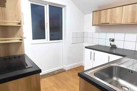 2 bedroom flat to rent, Wellington Street, Kettering