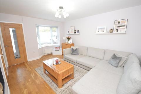 3 bedroom semi-detached house for sale, Redbarn Close, Leeds