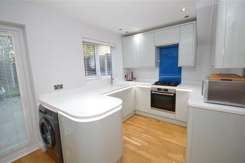 3 bedroom semi-detached house for sale, Redbarn Close, Leeds