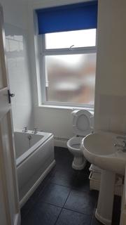 2 bedroom flat to rent, Roneo Corner, Hornchurch, Essex, RM12