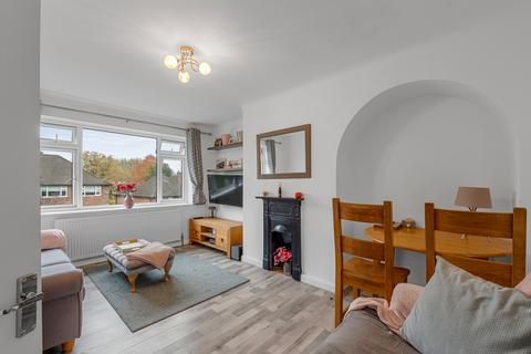 8 Minchin Close, Leatherhead, KT22 8BH