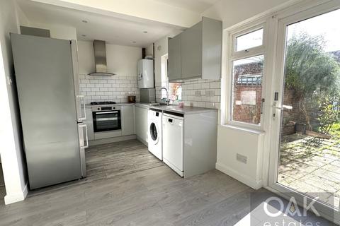 3 bedroom semi-detached house to rent, Cunningham Avenue, Enfield EN3