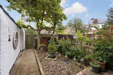 2 bedroom terraced house for sale, Grove Footpath, Surbiton KT5