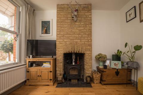6 Grove Footpath, Surbiton, KT5 8AT