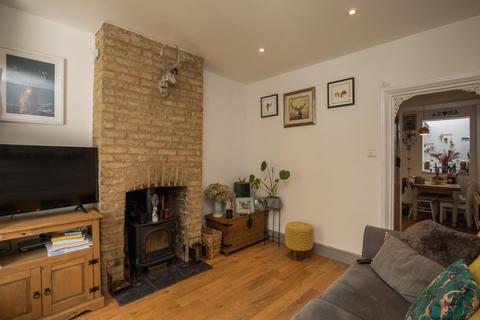 6 Grove Footpath, Surbiton, KT5 8AT