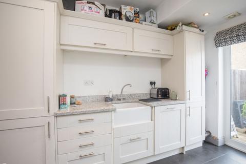6 Grove Footpath, Surbiton, KT5 8AT