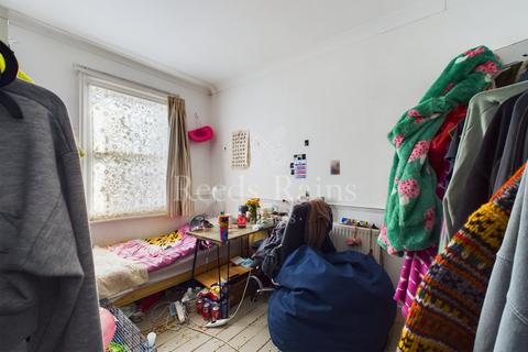 42 Mayfield Road, Belvedere, DA17 6DX
