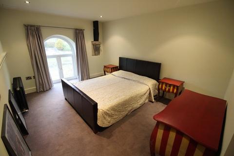 2 bedroom apartment to rent, Brearley Lane, Halifax HX2