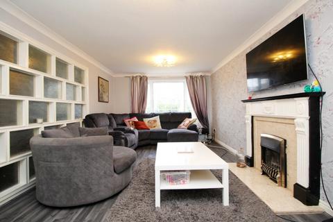 4 bedroom detached house for sale, Vincent Close, Denbighshire LL18