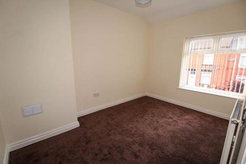 3 bedroom semi-detached house to rent, Edge Street, Merseyside WA9