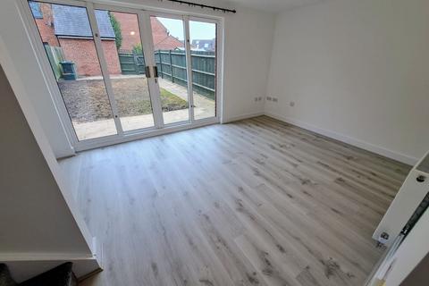 2 bedroom end of terrace house to rent, Trinity Way, Kent ME15