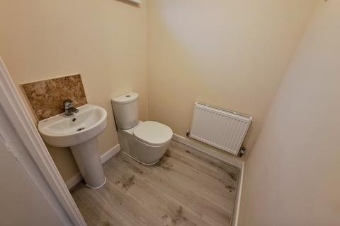 2 bedroom end of terrace house to rent, Trinity Way, Kent ME15