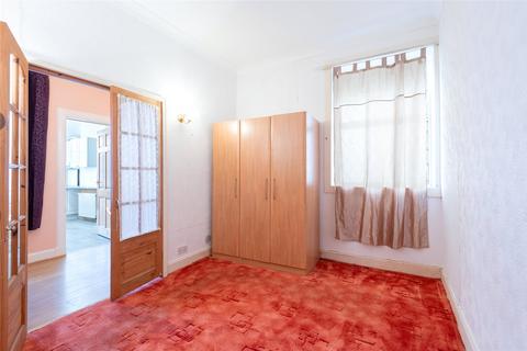 1 bedroom flat for sale, Hawthorn Street, Fife KY8