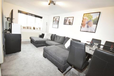 1 bedroom flat for sale, Solar Court, Watford WD18