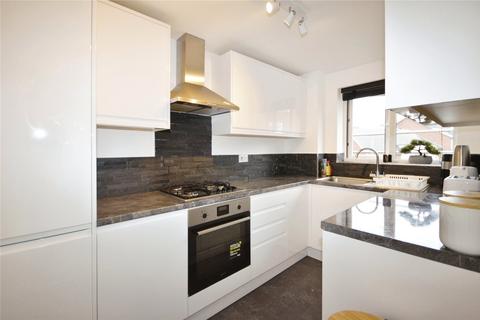 1 bedroom flat for sale, Solar Court, Watford WD18