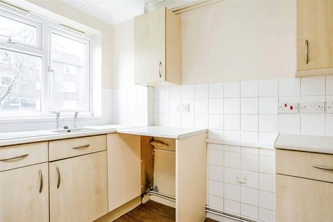 1 bedroom flat for sale, Crombie Close, Hampshire PO8