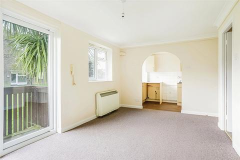 1 bedroom flat for sale, Crombie Close, Hampshire PO8