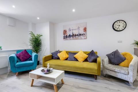 undefined, GU15 Aspen Court 05