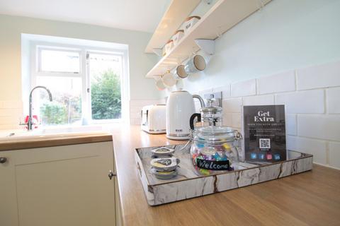 undefined, 360 OX4 Alma Pl 30