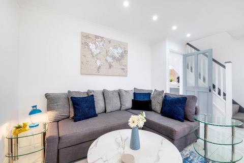 SL4 Smiths Lane 70A