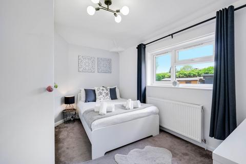 undefined, W7 Townholm Cres 103A