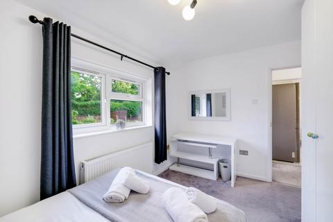 undefined, W7 Townholm Cres 103A