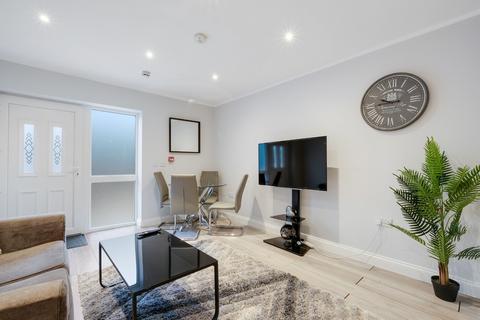 2 bedroom apartment to rent, HP12 W Wycombe 247-6