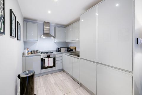 2 bedroom apartment to rent, HP12 W Wycombe 247-6