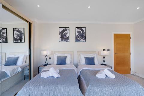 2 bedroom apartment to rent, TW8 Concord Hse 13