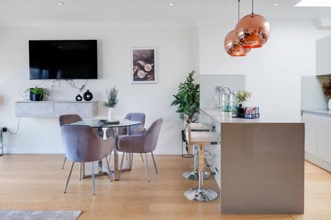 2 bedroom apartment to rent, TW8 Concord Hse 14