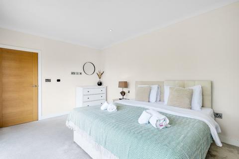 2 bedroom apartment to rent, TW8 Concord Hse 14