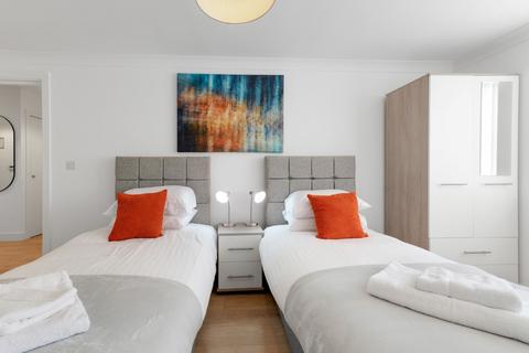 2 bedroom apartment to rent, SL0 Raipur Ct 01
