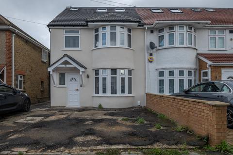 6 bedroom detached house to rent, TW4 Chaucer Ave 91