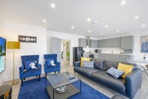 2 bedroom apartment to rent, UB7 Fairfield Rd 29-2