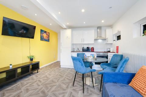 undefined, Kings House