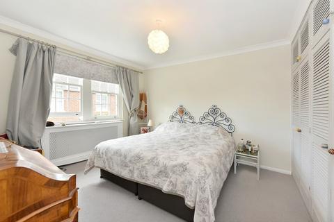 4 bedroom property to rent, Church Road, Wimbledon Village, SW19