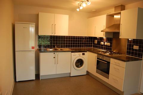 2 bedroom apartment to rent, ADDLESTONE / CHERTSEY BORDERS