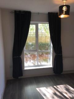 2 bedroom apartment to rent, ADDLESTONE / CHERTSEY BORDERS