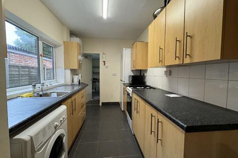 5 bedroom house share to rent, Birmingham B29